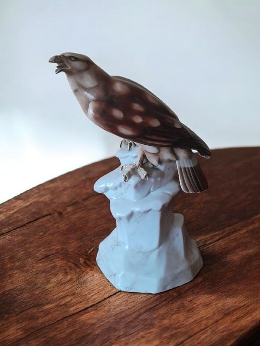 Porcelanowy jastrząb