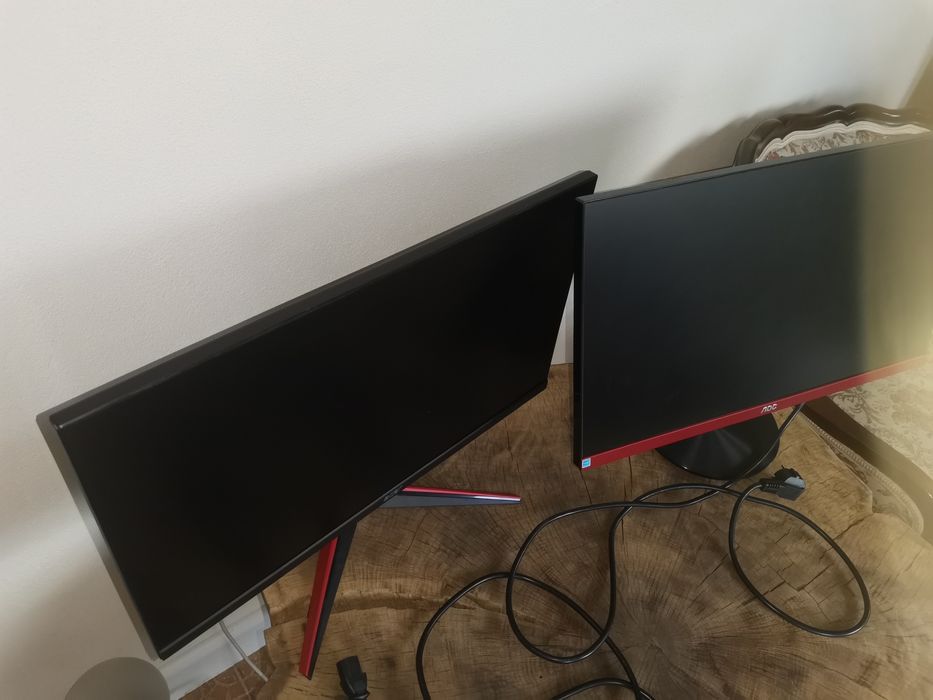 2 monitory w idealnym stanie