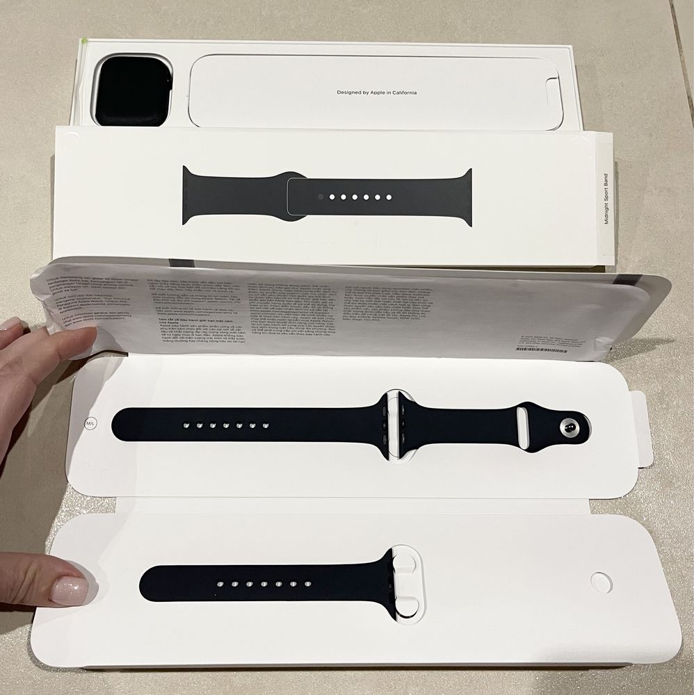 Продаю Apple Watch 7 45 мм новые