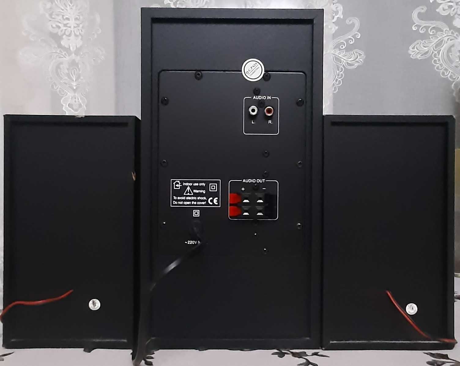 Акустична система з сабвуфером 2.1 F&D SPS-800G в хорошому стані.