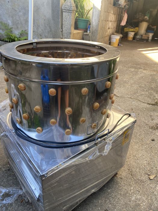 Depenador de frangos automatico