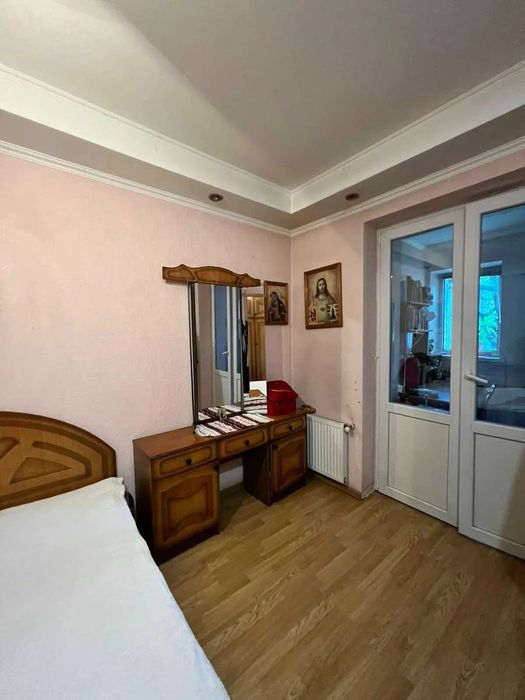 Оренда! 2 кімнатна з індивідуальним опаленням поруч парку Шевченка!