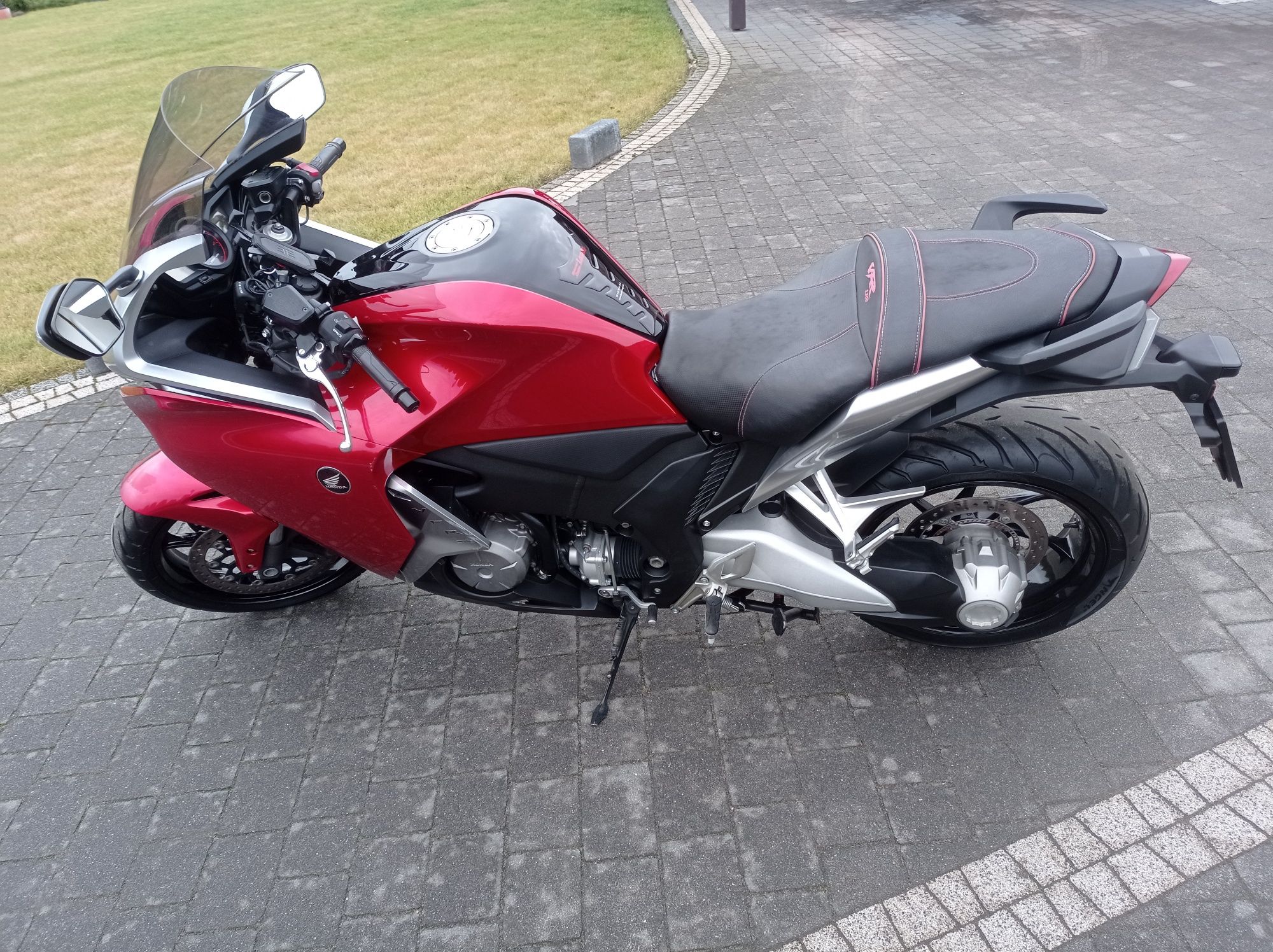 Honda VFR 1200F 17 tys km. Serwis