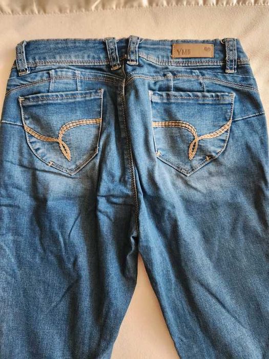 Klasyczne spodnie jeansowe dla dziewczynki