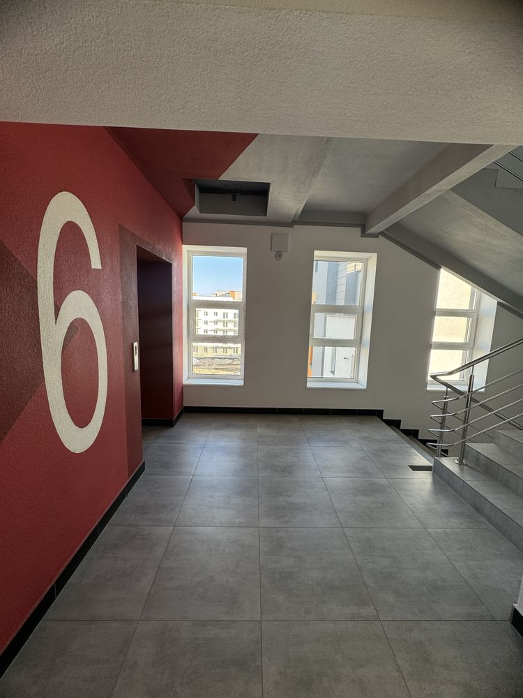 Продам 4 кімнатну квартиру з терасою 27 м.кв.