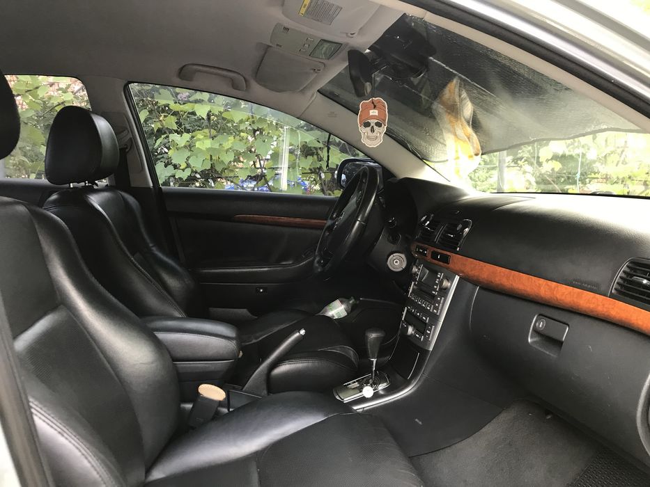Продам Toyota Avensis T25 ,2008 рік,2.0 бензин рестайлинг