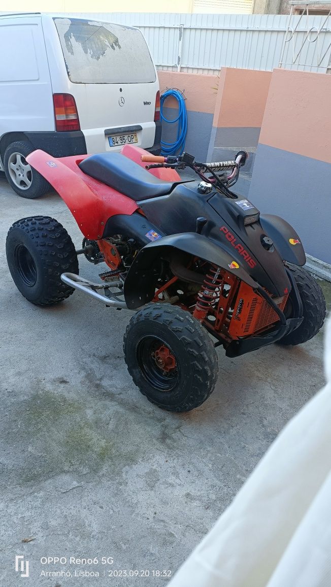 Moto 4 Polaris 250cc com motor 400cc de 1999 a dois tempos