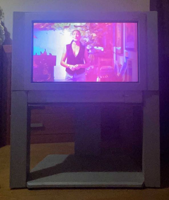 TV Panasonic com móvel