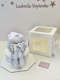 Торт з памперсів- подарунок на гендер паті з підгузків новонародженому