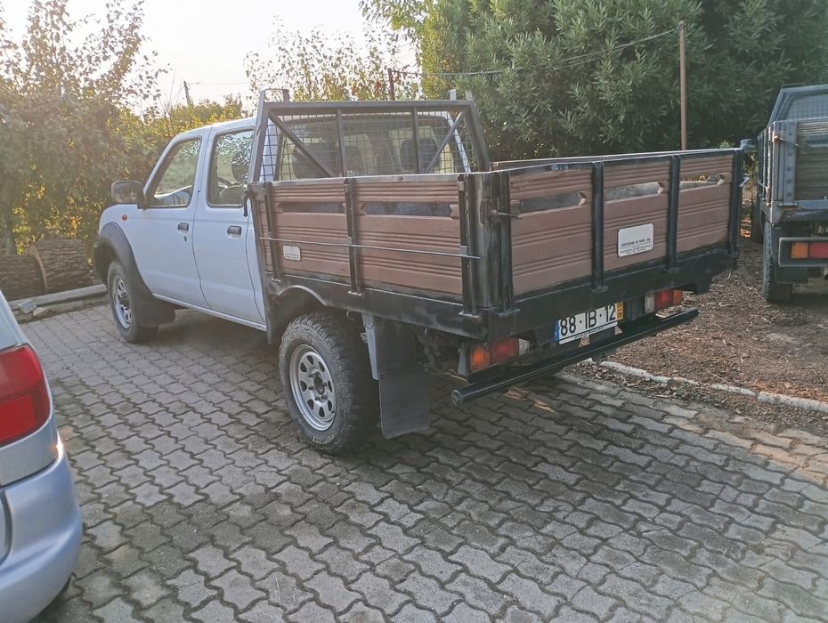 Nissan pick up 4x4