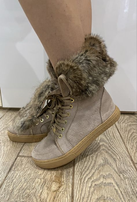 Теплі жіночі черевики . Теплые ботинки на меху