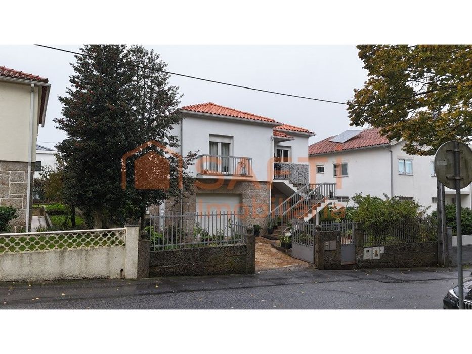 Moradia T4 de 1º Andar, Garagem e jardim em Repeses, Viseu
