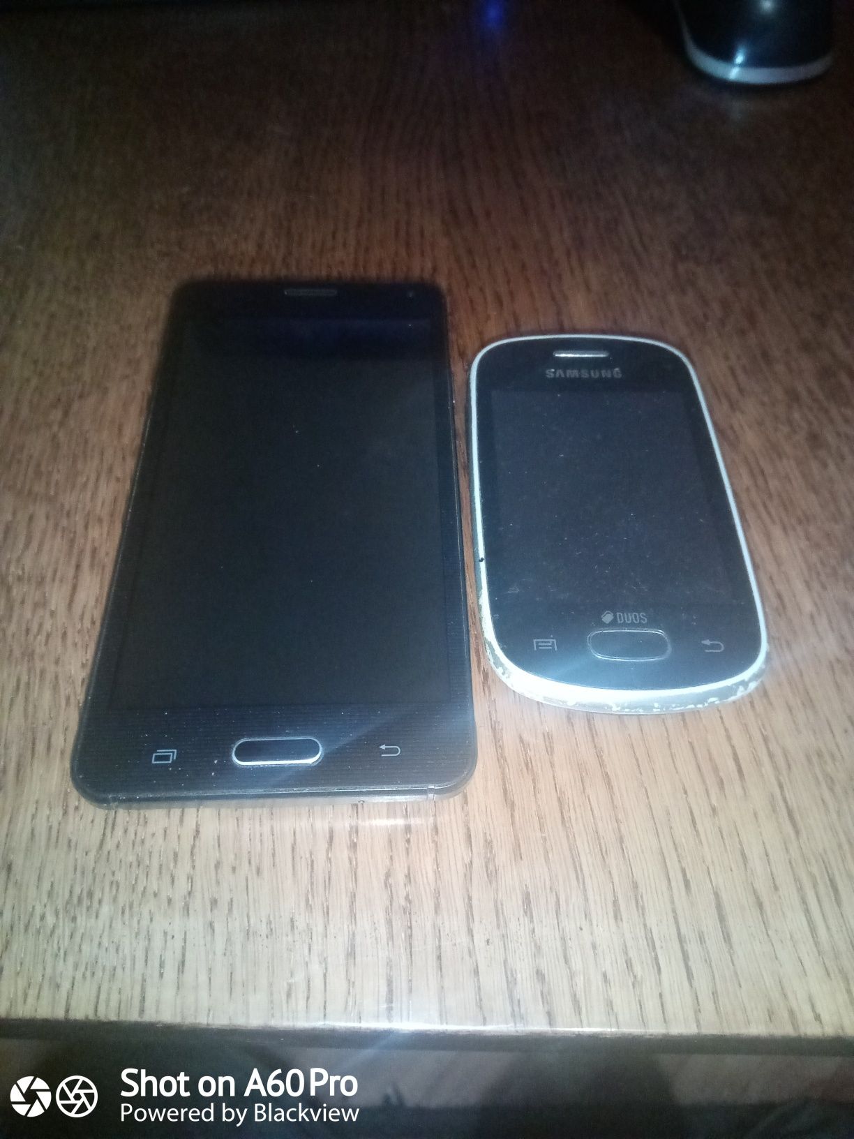 Продам Samsung s4 mini и  Gt- s5282