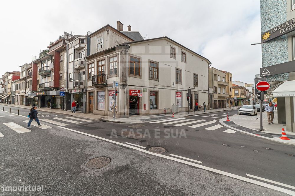 Prédio para venda na Rua de Costa Cabral, Porto