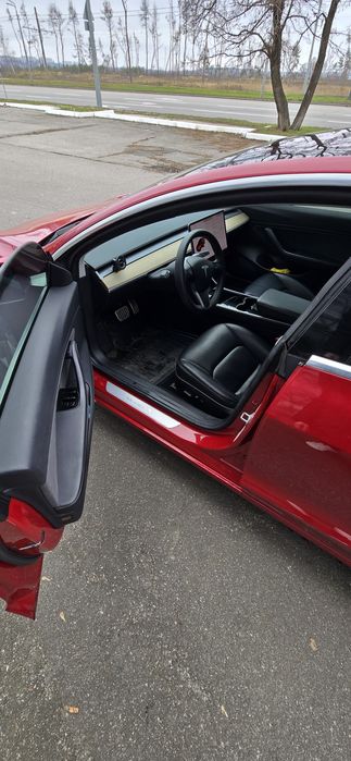 Продам Tesla Model 3 Performance 2018