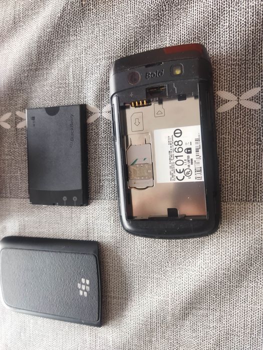Blackberry Bold 9780 em muito bom estado, com acessórios