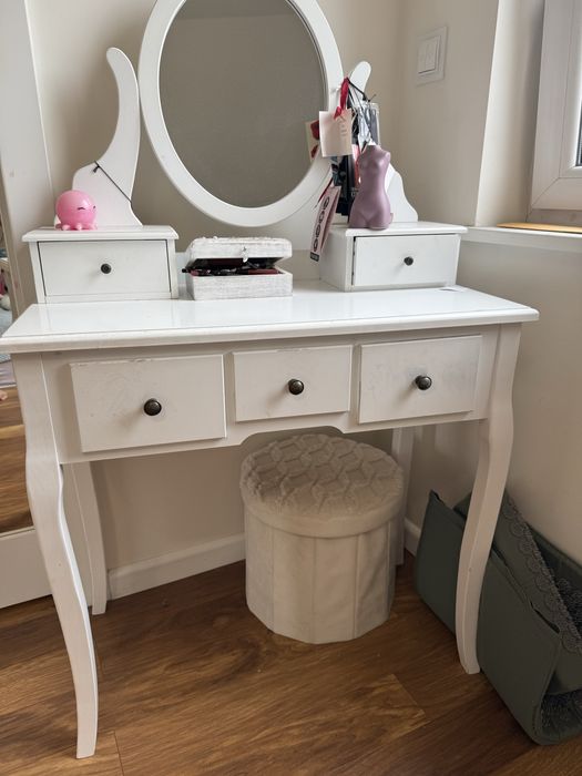 Toaletla Malling Jysk Biała Z Lustrem 5 szuflad