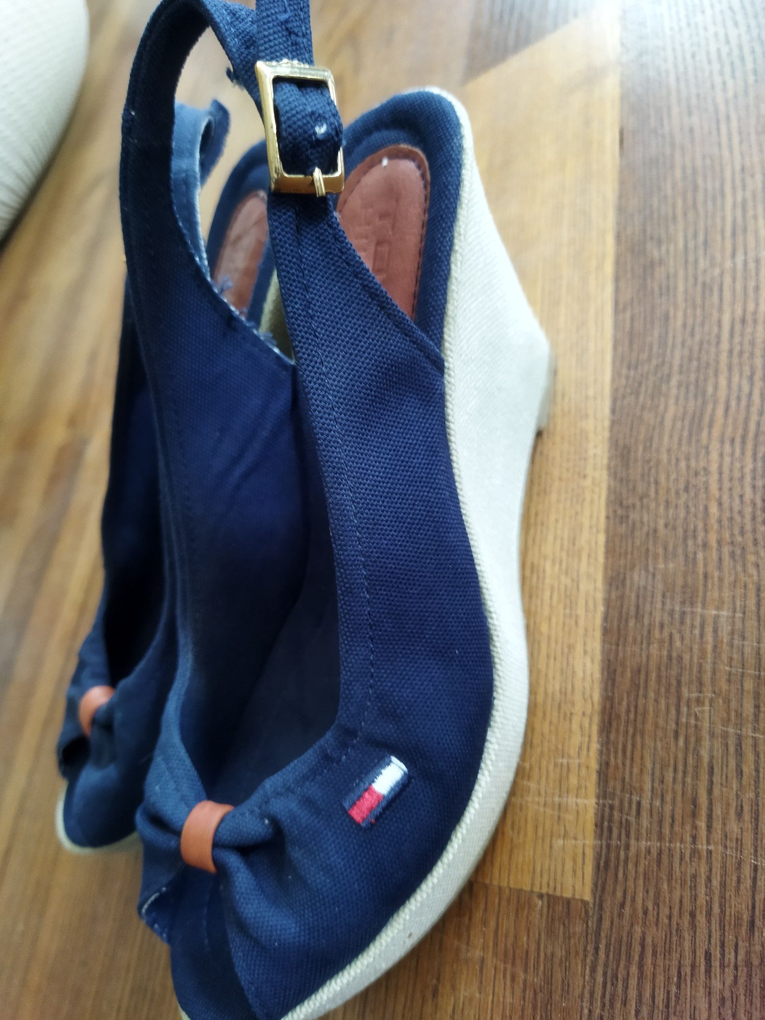 Buty na koturnie sandały Tommy Hilfiger