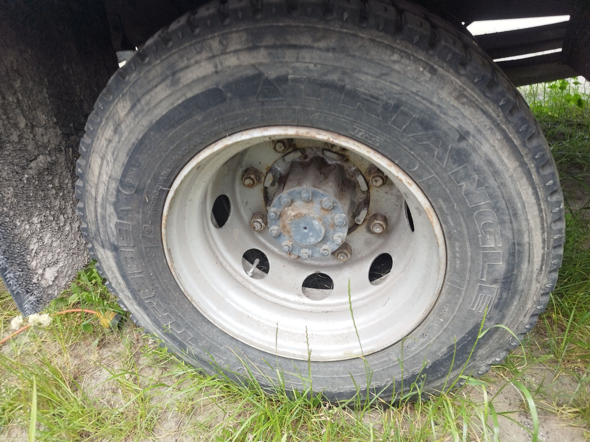 Koła 17,5 felgi opony Daf 45 235/75/R17.5 Triangle TR689