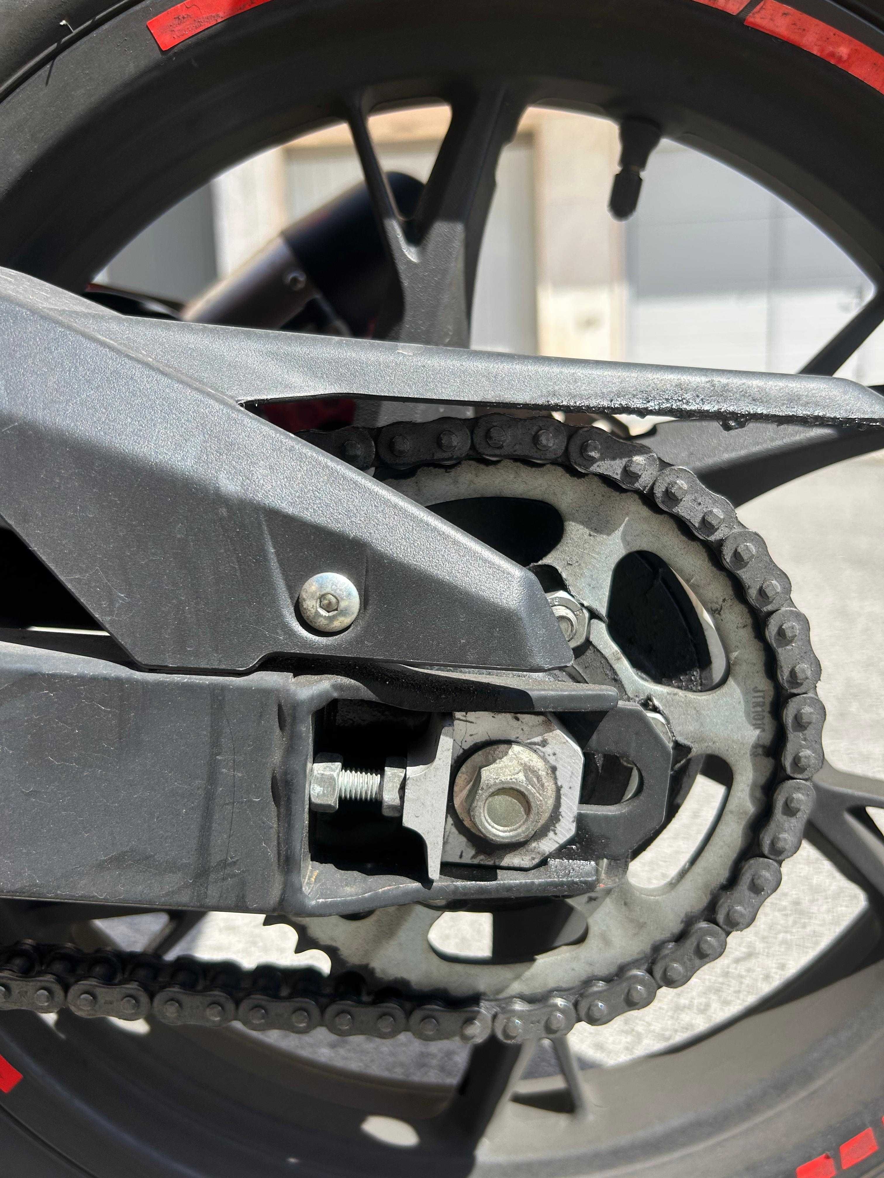 Benelli Bn 125 com extras
