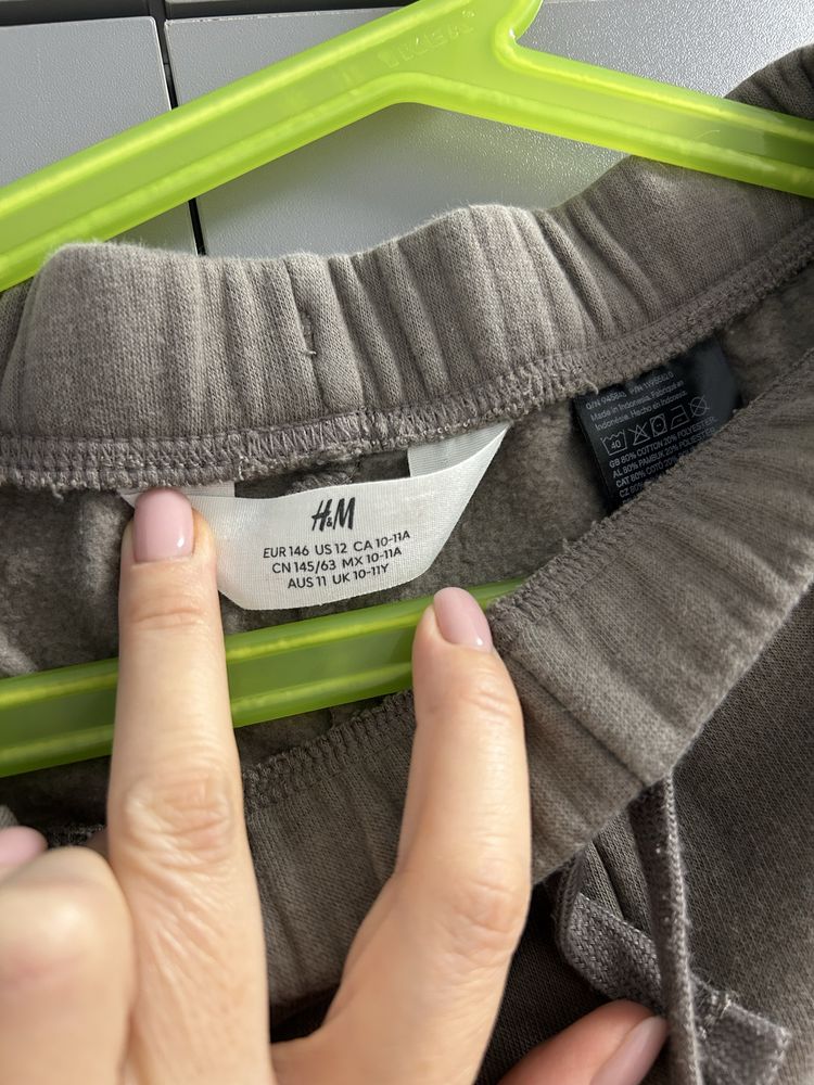 Dres rozmiar 146 khaki/brązowy od H&M