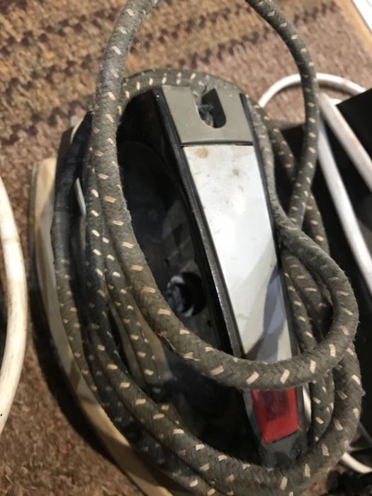 Гирі вагові, утюг антикваріат та звичайний електричний