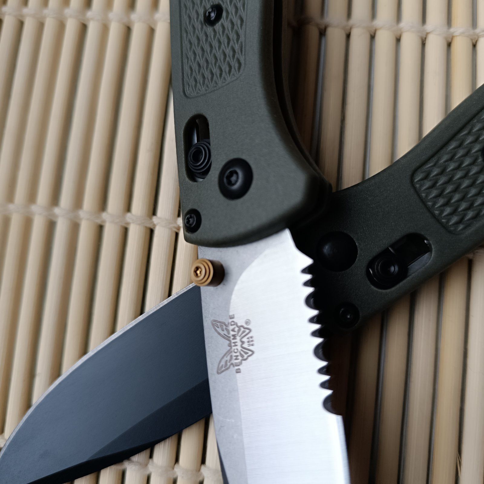 Ніж Benchmade Bugout складний нож