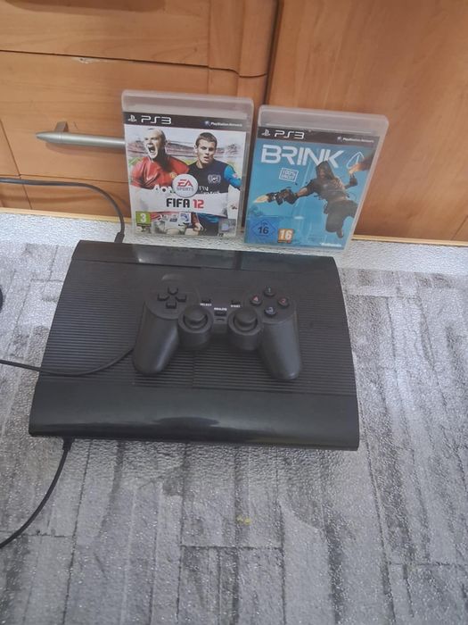 Sprzedam ps3 jeden pad dwie gry