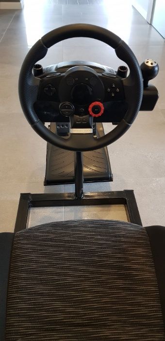 Kierownica Logitech Driving Force GT do PC i PS3 z fotelem i pedałami