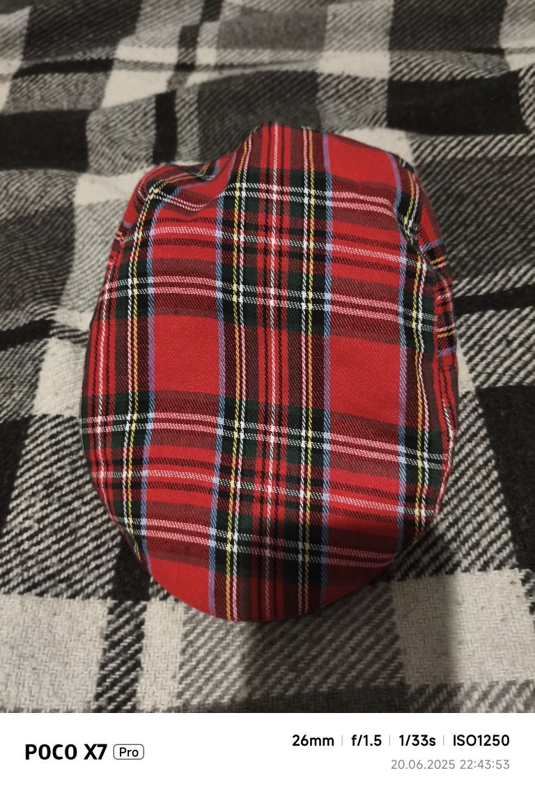 Продам кепку/хулиганку в шотландскую клетку
