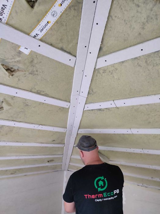 Ocieplenie Poddasza Stropu Wstrzykiwanie Nadmuch Wełny Celulozy