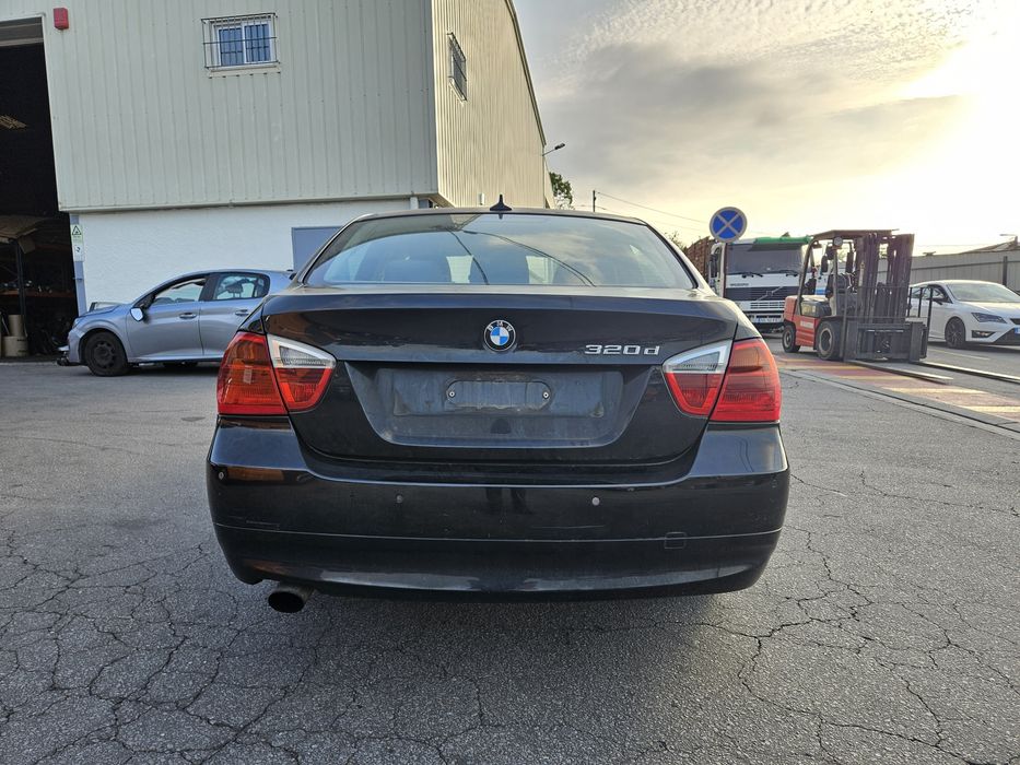 BMW Série 3 E90 320d de 2006 para peças