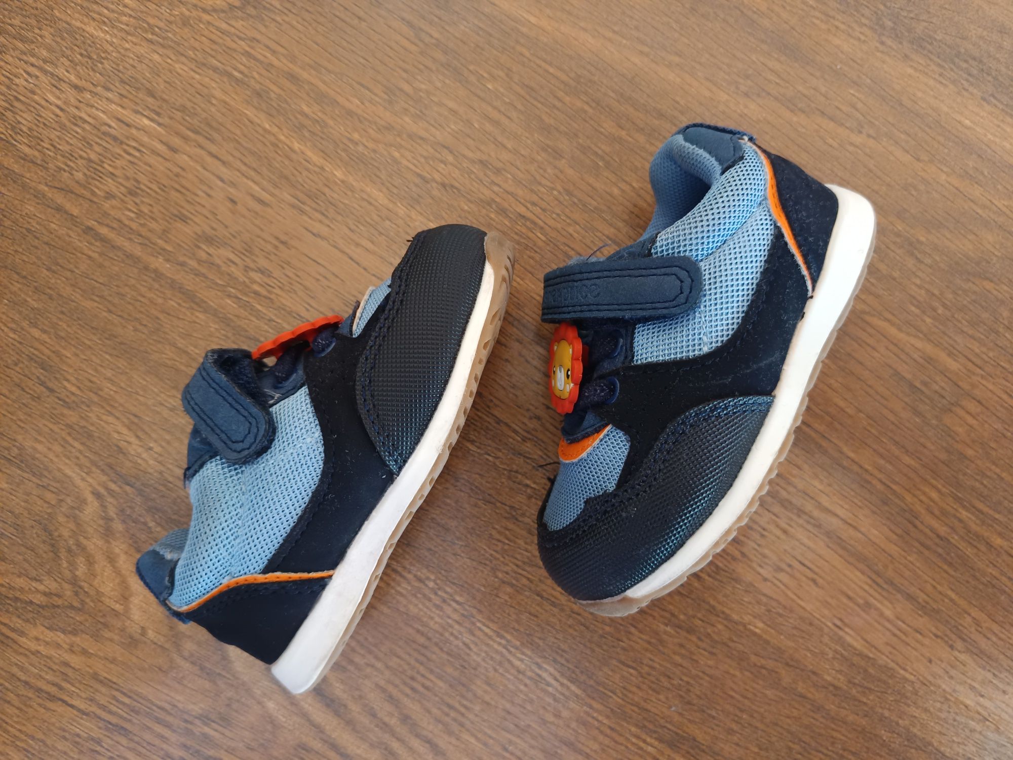 Adidaski Fischer Price rozm. 20