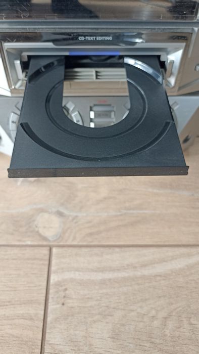 Stara retro vintage wieża Philips FW-R8/22 z głośnikami i nagrywarką
