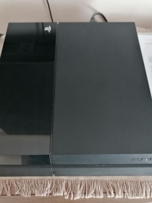 Sprzedam Ps4 w dobrym stanie