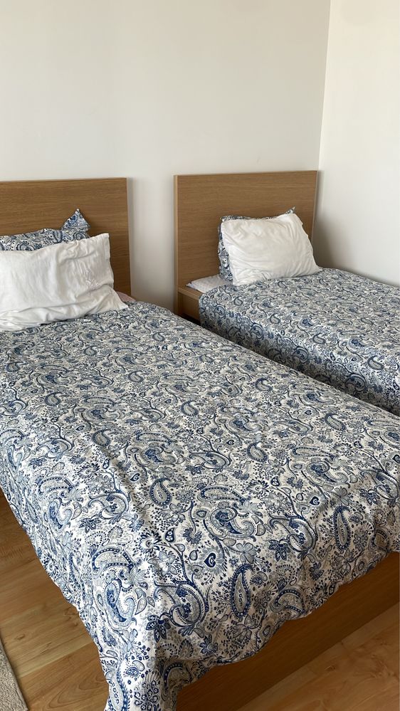 Cama de madeira ikeia
