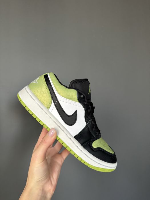 Air Jordan 1 Low Snakeskin Vivid Green us 6