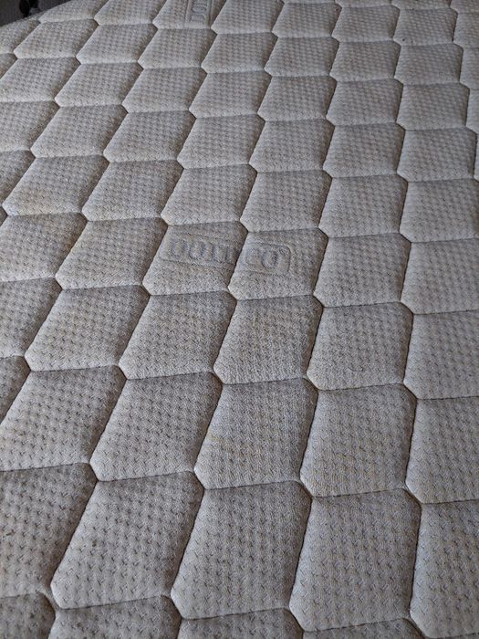 Ліжко з матрасом 160х200