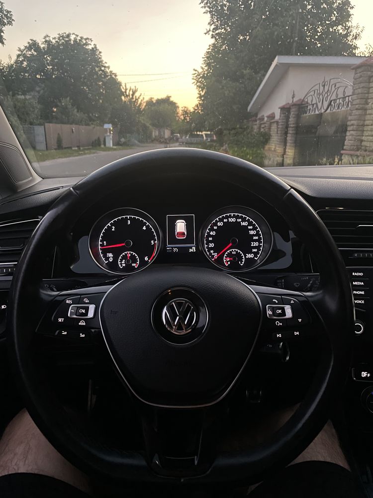 Продам Volkswagen Golf 7