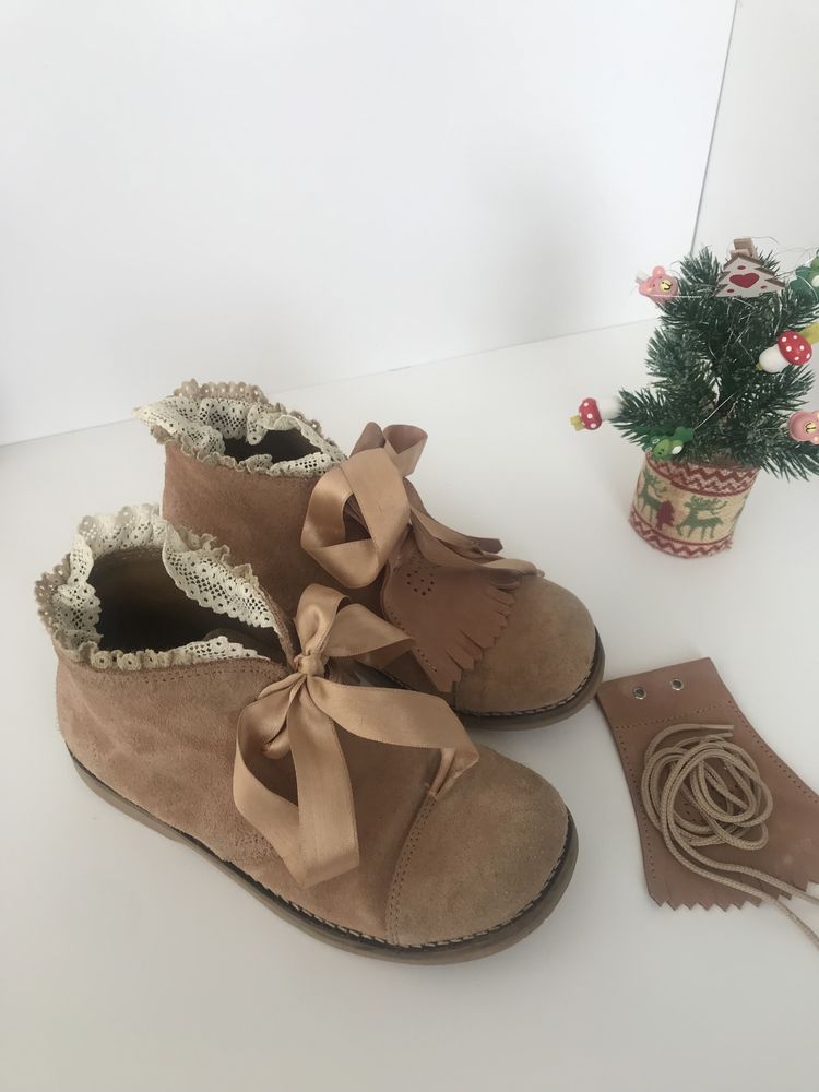 Botas Carneiras tamanho 33