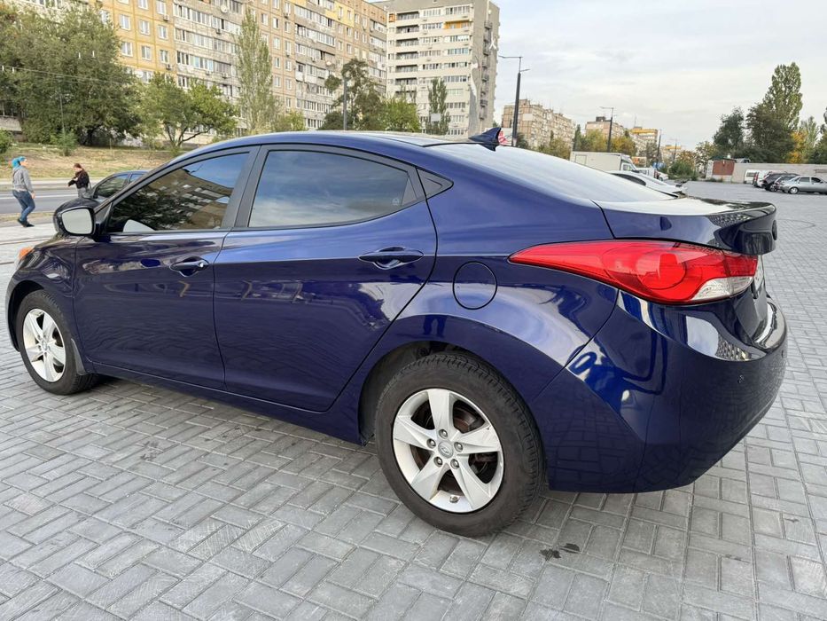 Hyundai Elantra 2013