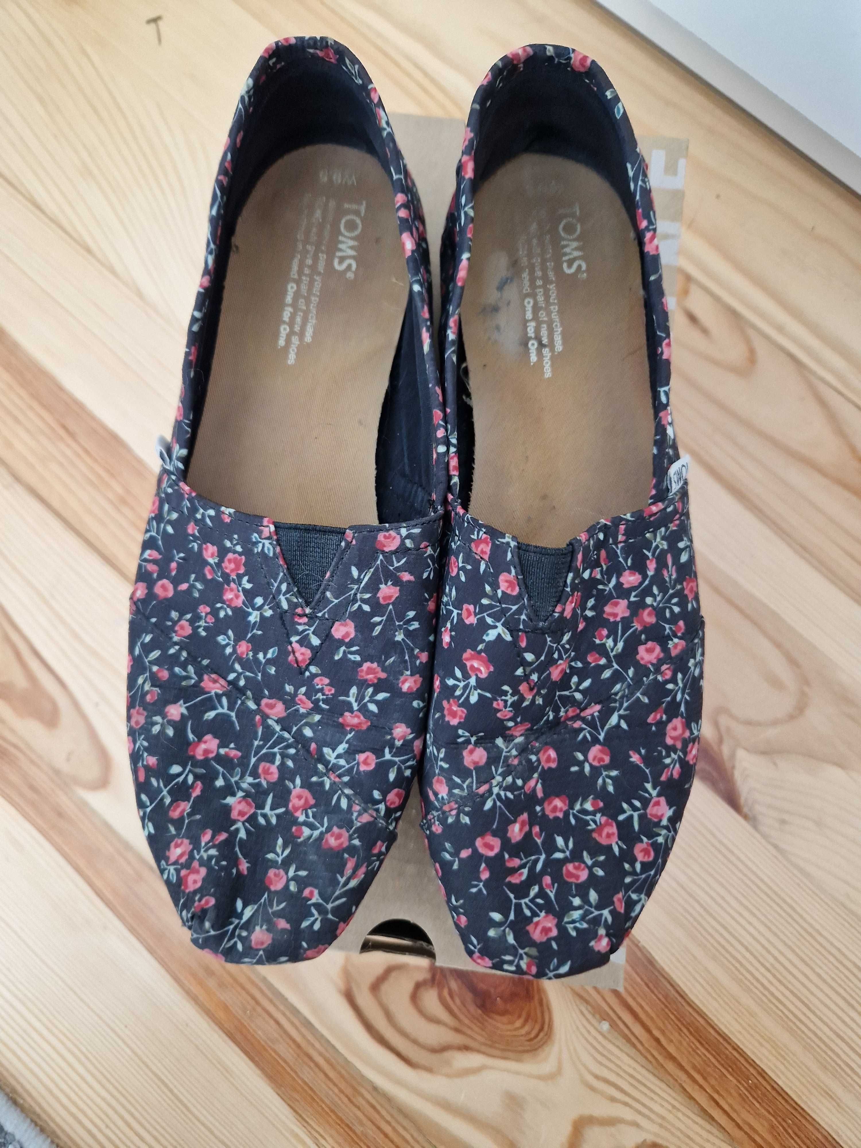 Toms czarne buty espadryle 41