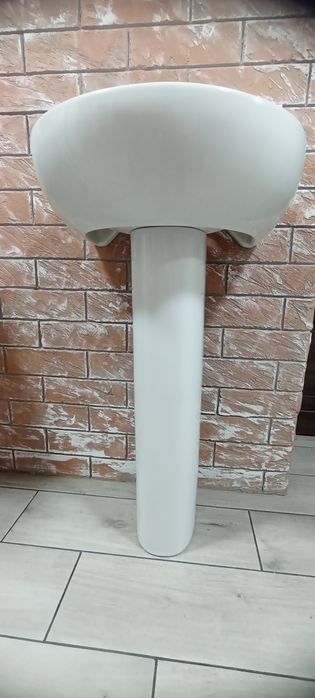 Продам умивальник на ніжці