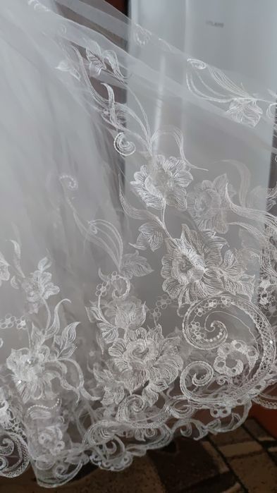 Ніжна весільна сукня