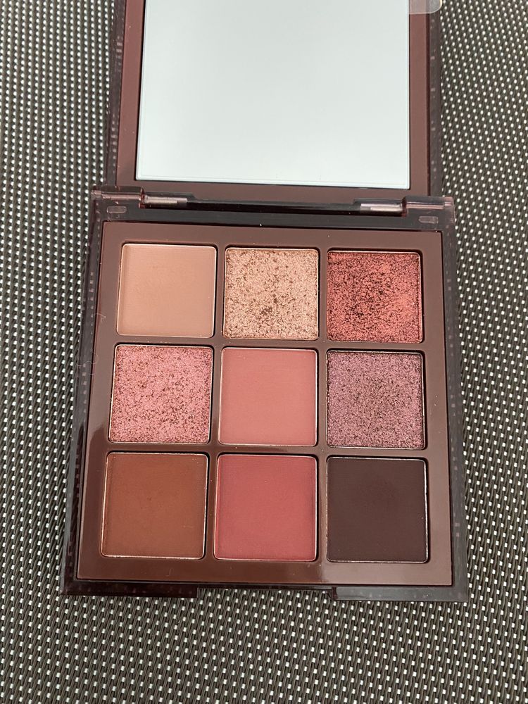 Huda Beauty paletka do oczu Nude Obsessions rich jak nowa piękna