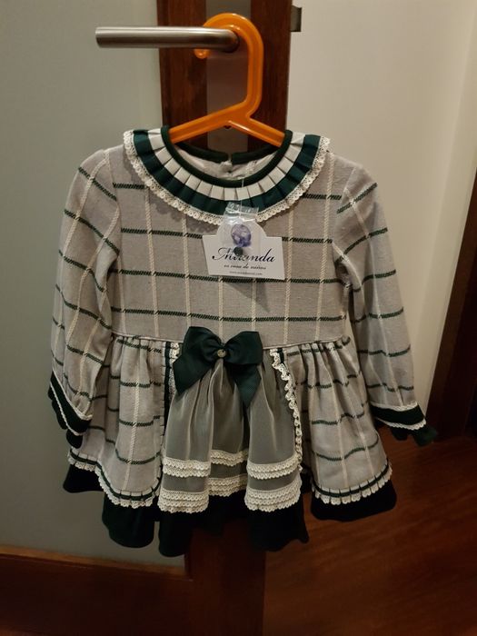 Vendo 2 vestidos da marca Miranda tamanho 4 anos novo