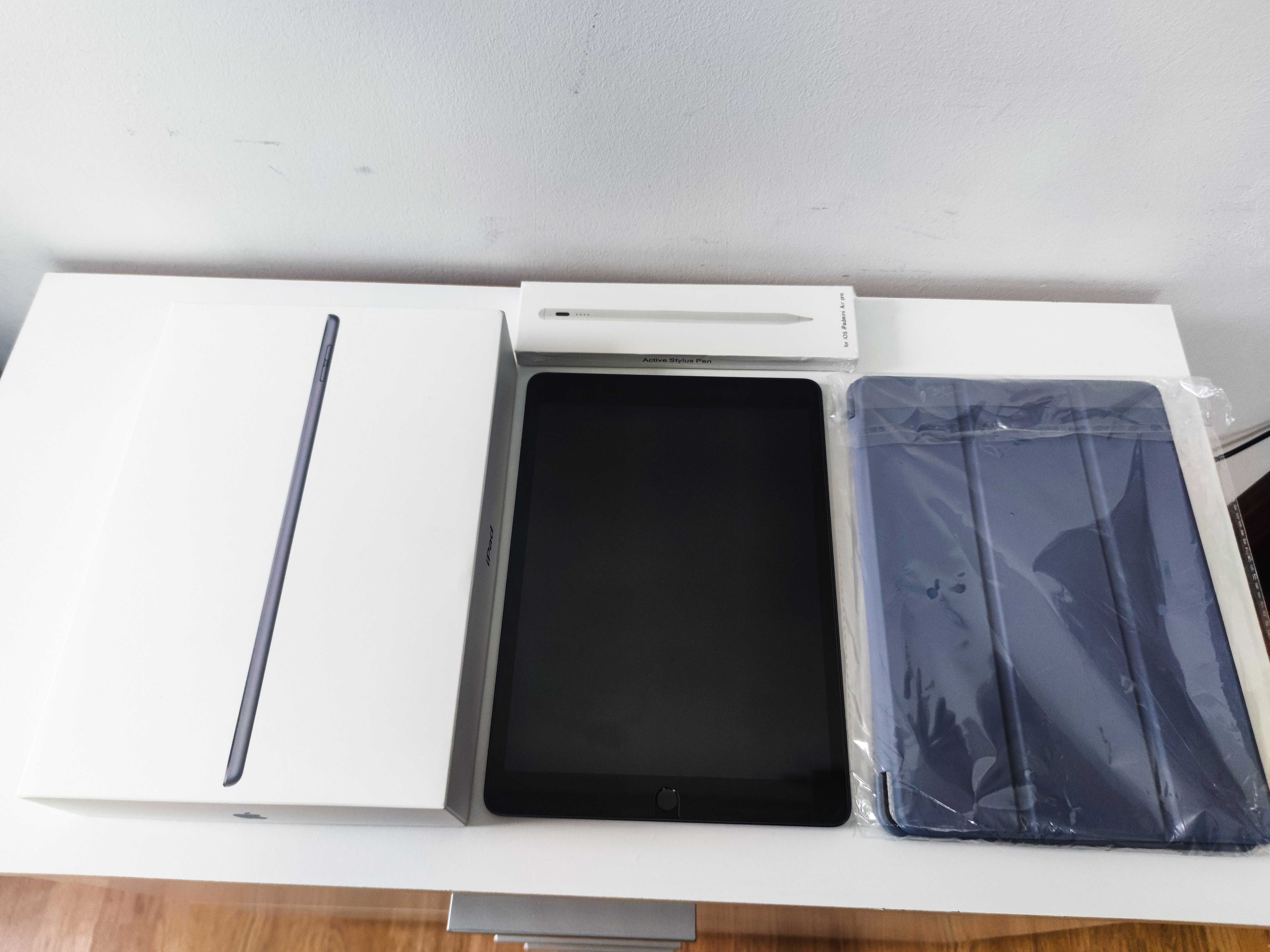 iPad 9th Gen 64GB Wi-Fi – Stan Idealny 100% + Akcesoria (rysik i etui)