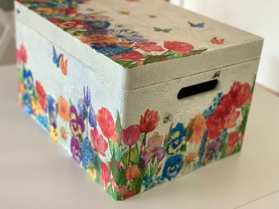 Kufer  rękodzieło decoupage kwiaty kwiatowa  łąka spękania  prezent