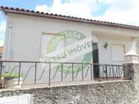 Moradia Isolada com Logradouro e Anexos