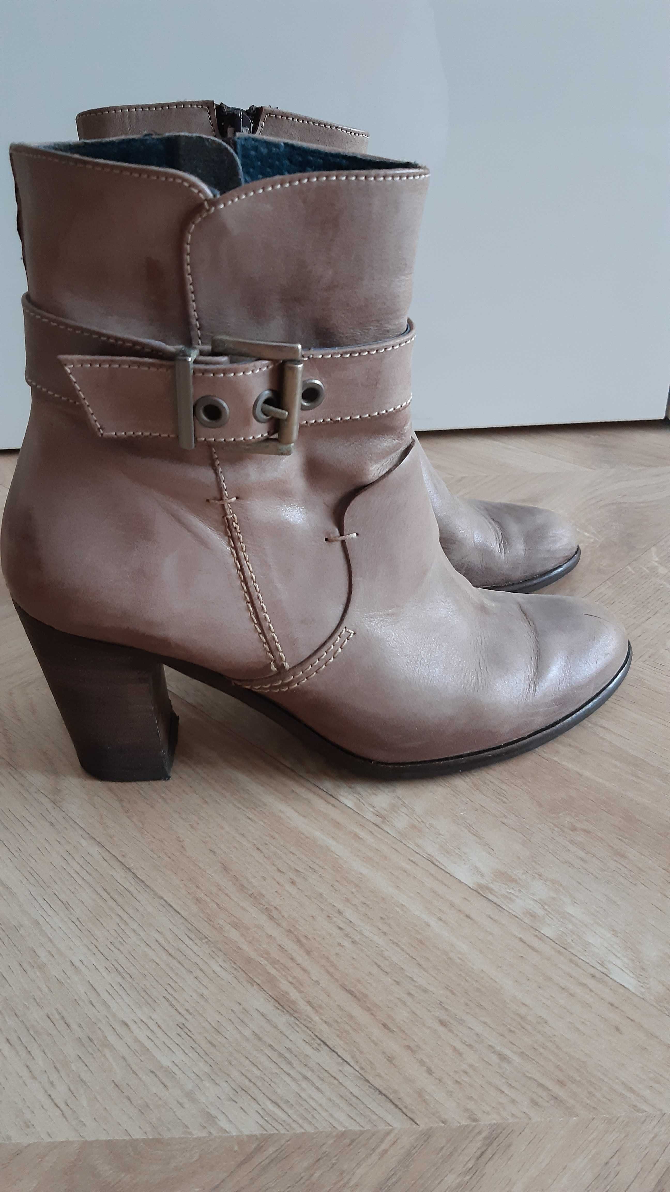 Botas com salto 8cm/senhora